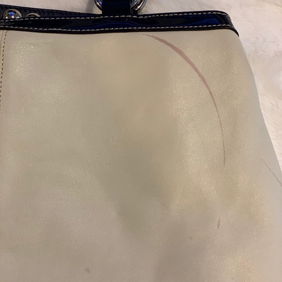 Authentic Coach Handbag w/pocketbook closure - Picture 6 of 6